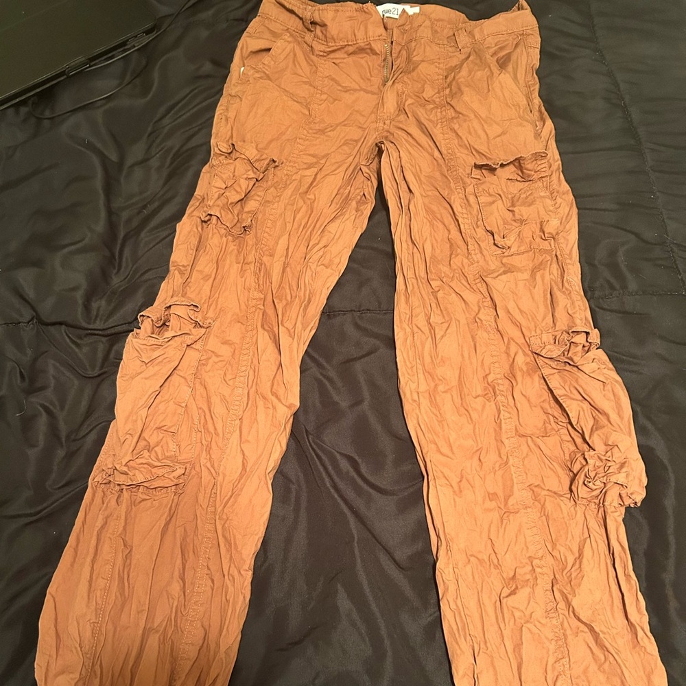 Rusty brown cargo pants size - medium
